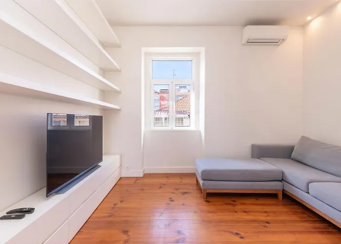 Amazing 4Bdr Flat In Areeiro By Lovelystay