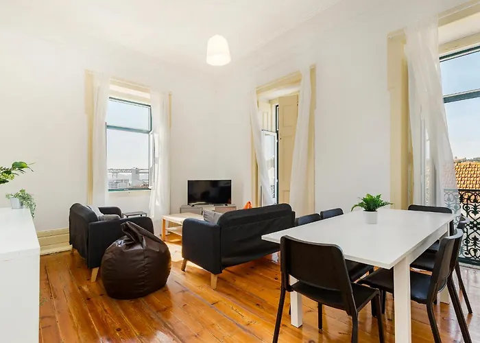 4Br Lisbon Apartament - Excellent Location - New Mattresses!