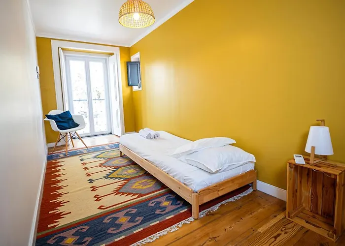 Vago Alcantara Suites