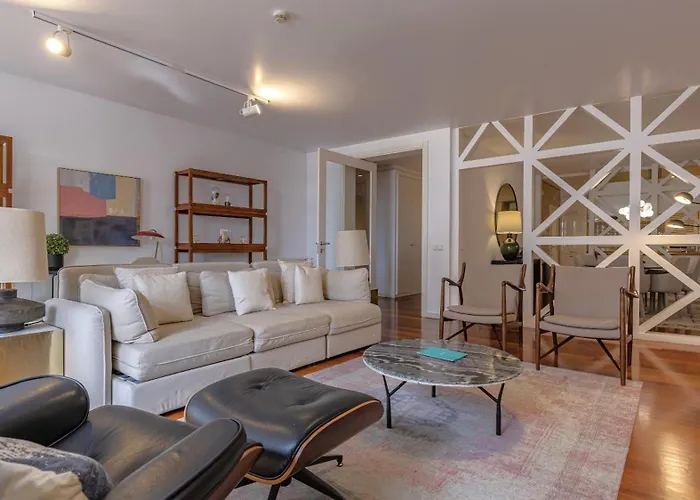 Lovelystay - Chiado 3Bedroom Wonder