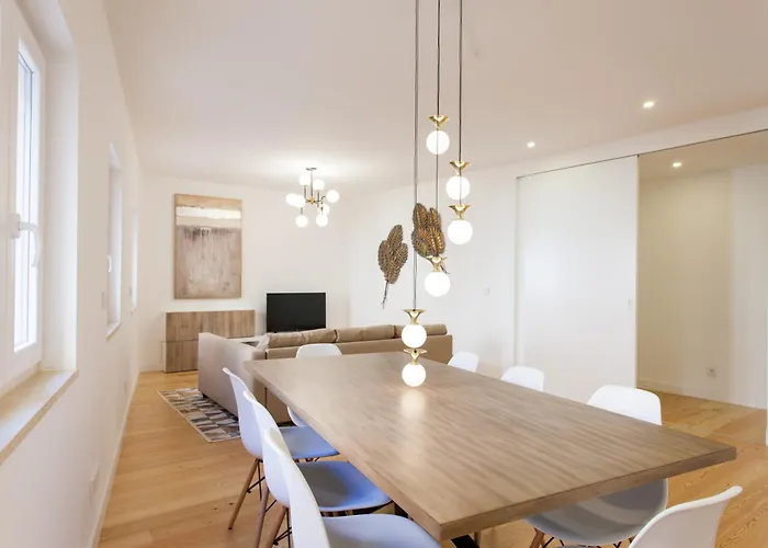 Mouraria Blue Three-Bedroom Apartment W/ Parking - By Lu Holidays