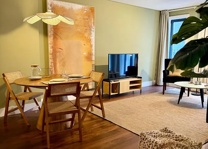 Aqueduct Apartment Vl