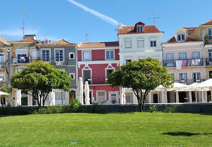 Cozy & Sunny Apartment In Belem