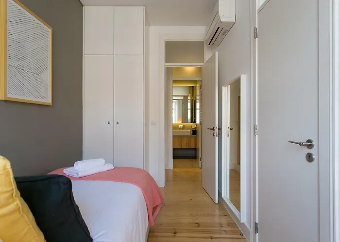 Altido Elegant City Deluxe Apartment & Altido Luxurious 3-Bedroom Apt With Terrace In Intendente