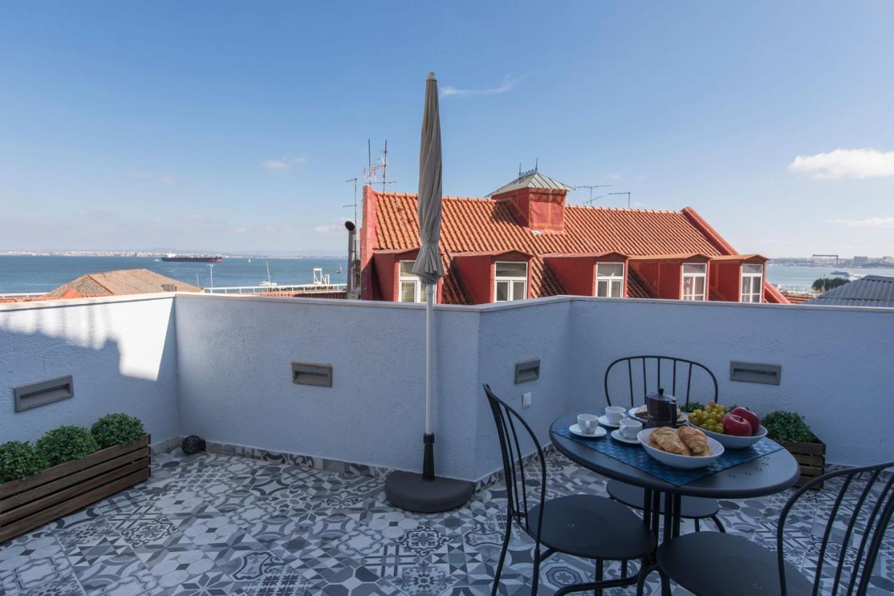 Apartment Terrace & River View In Alfama *