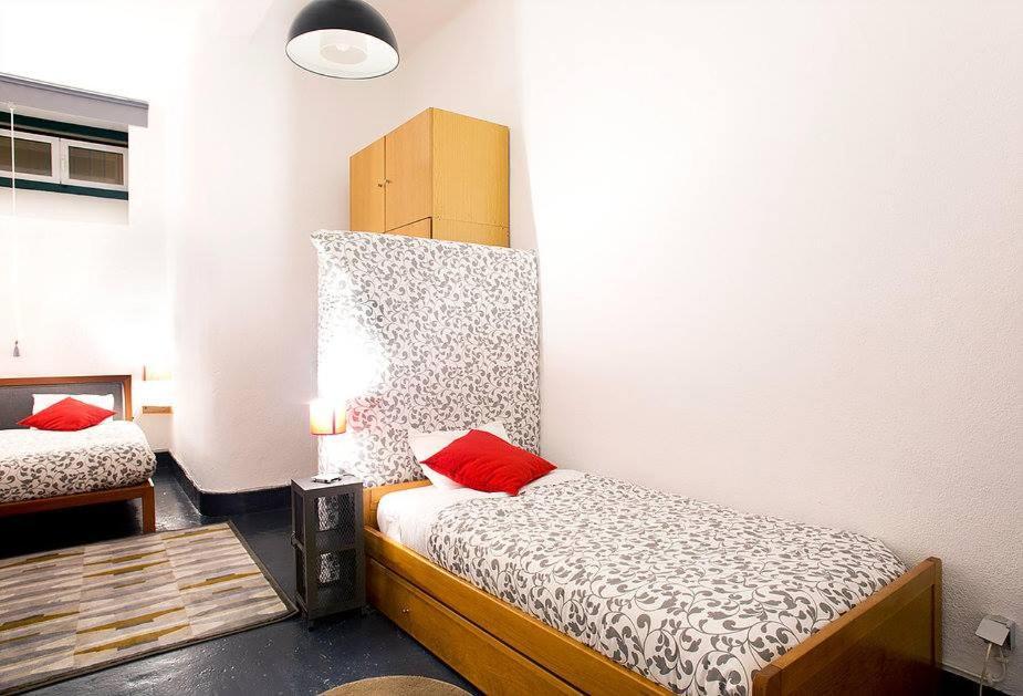 Renewed In Alfama Apartment