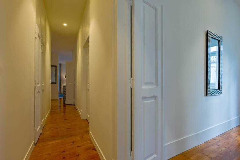 Myplacelisbon - Luxury Trindade Ii Apartment Lisbon