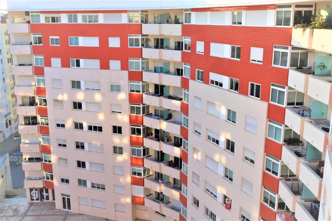 Deluxe * Lisbon
