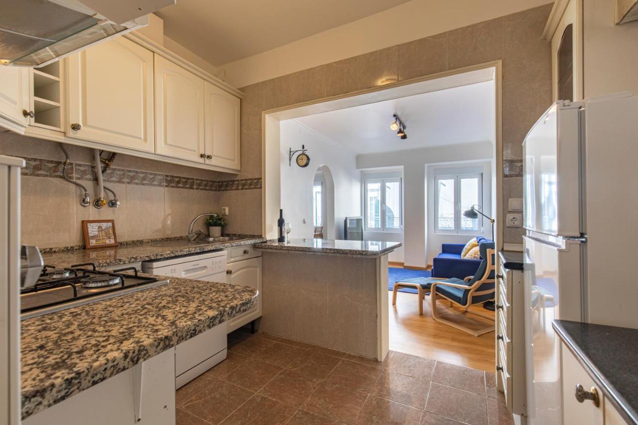3 Bedroom Near Av. Liberdade Apartamento