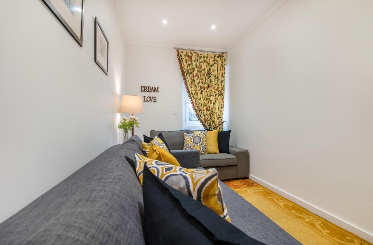 At Roma Boulevard Apartment Lisbon