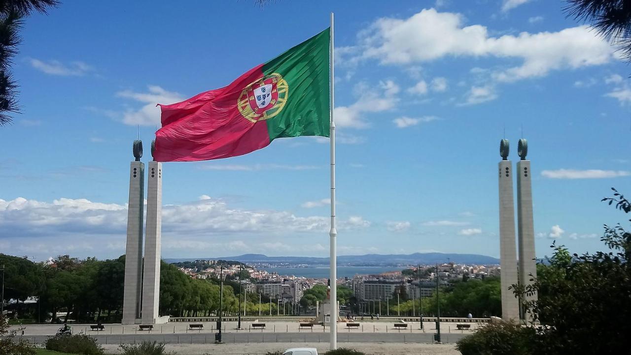 Alex * Lisbon