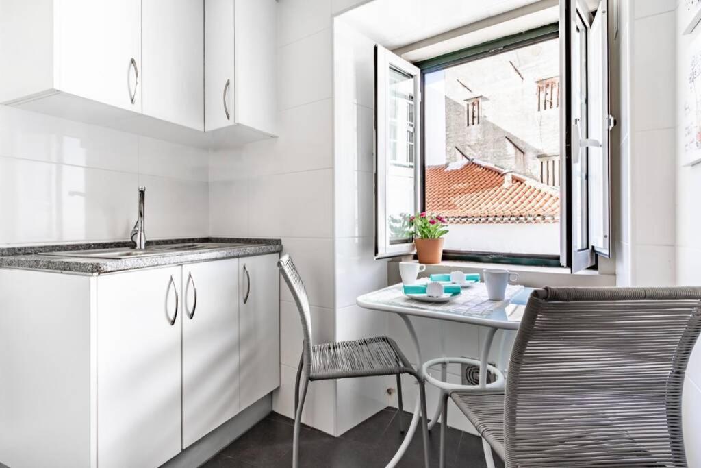Inloveapartments - Alfama Balcony Apartment