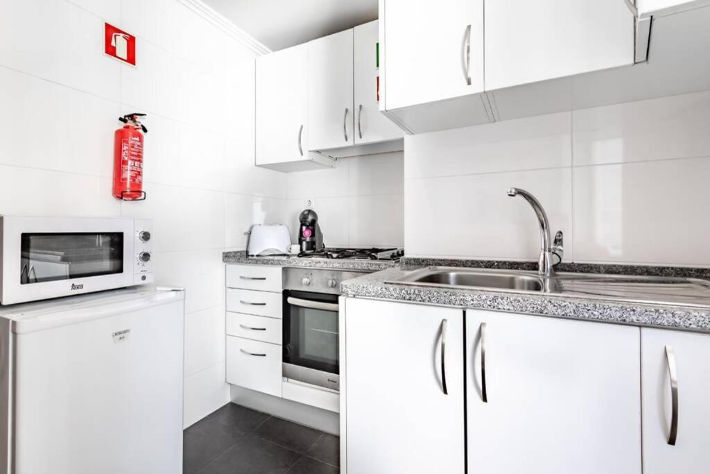 Inloveapartments - Alfama Balcony Apartment Lisbon