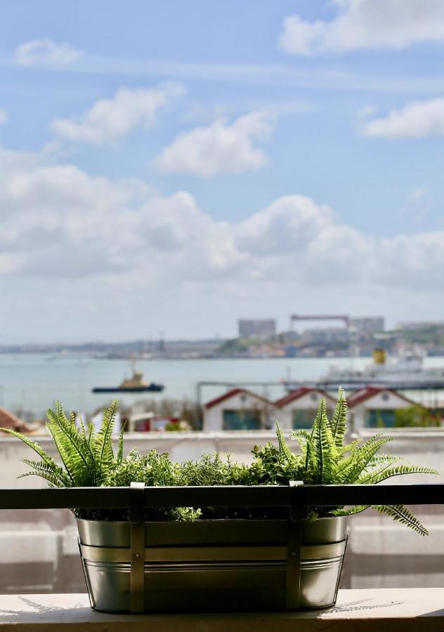 Luxury By Myplaceforyou, Very Quiet, Close To Time Out Market * Lisboa