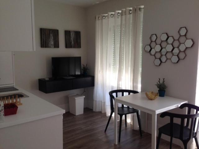 Confortable 1 Bedroom At Roma Avenue - 1a Lisbon