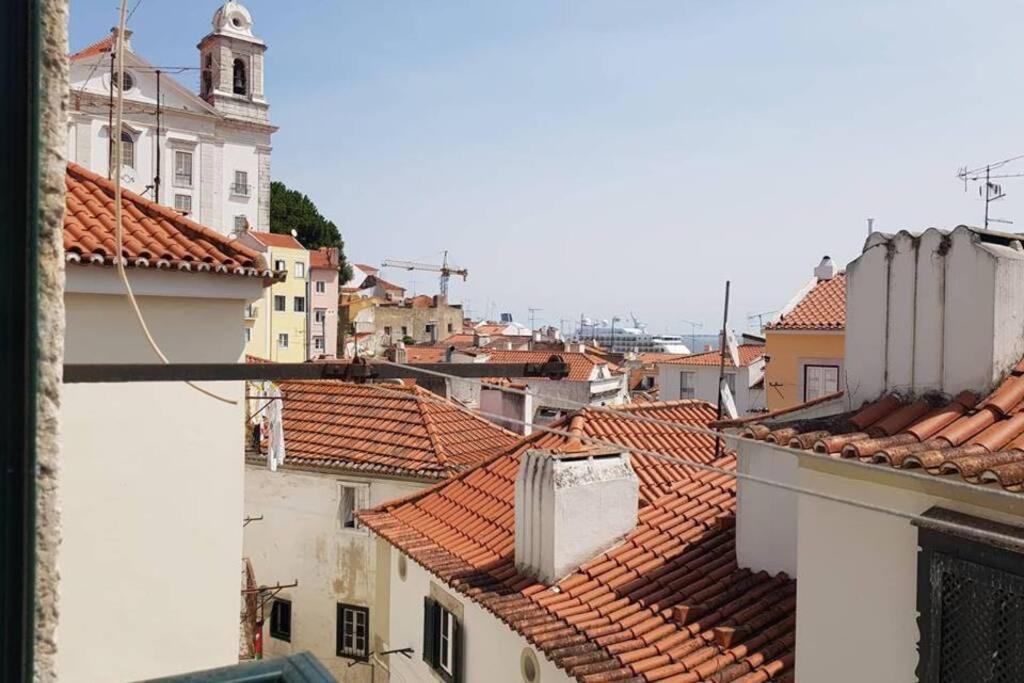 Inloveapartments - Typical Alfama Balcony * Lisboa