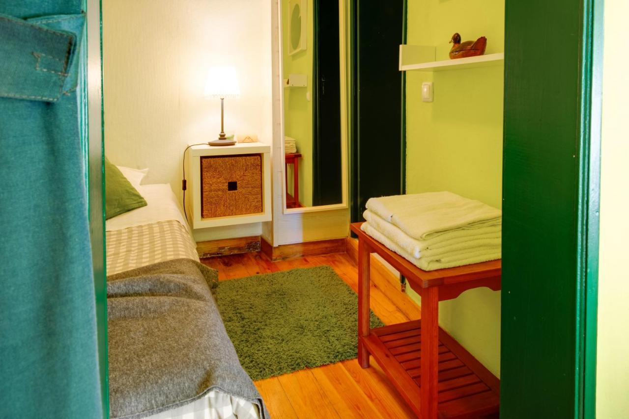 Apartment Cozy House By Famous Flea Market With Terrace Lisbon
