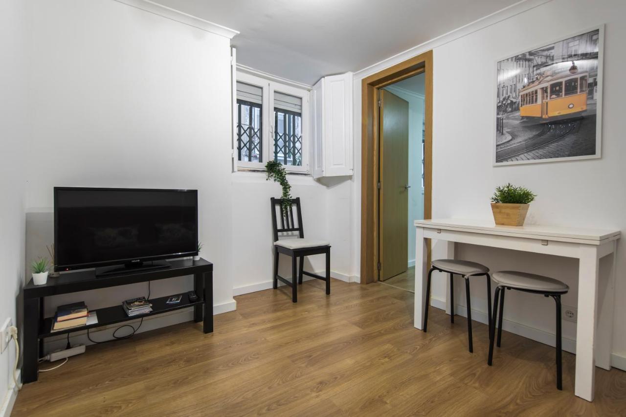 Apartment Alfama Typical Beco Dos Ramos Lisbon