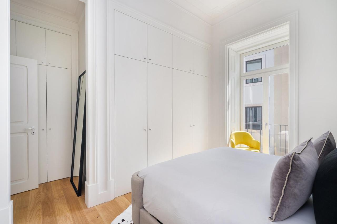 Whome | Av. Da Liberdade Deluxe W/ S-pool, Gym & Parking Apartment