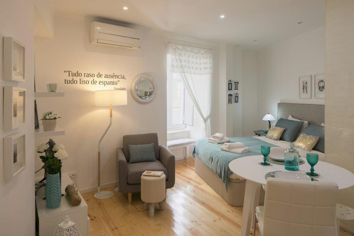 Central Turquoise Studio Lisbon
