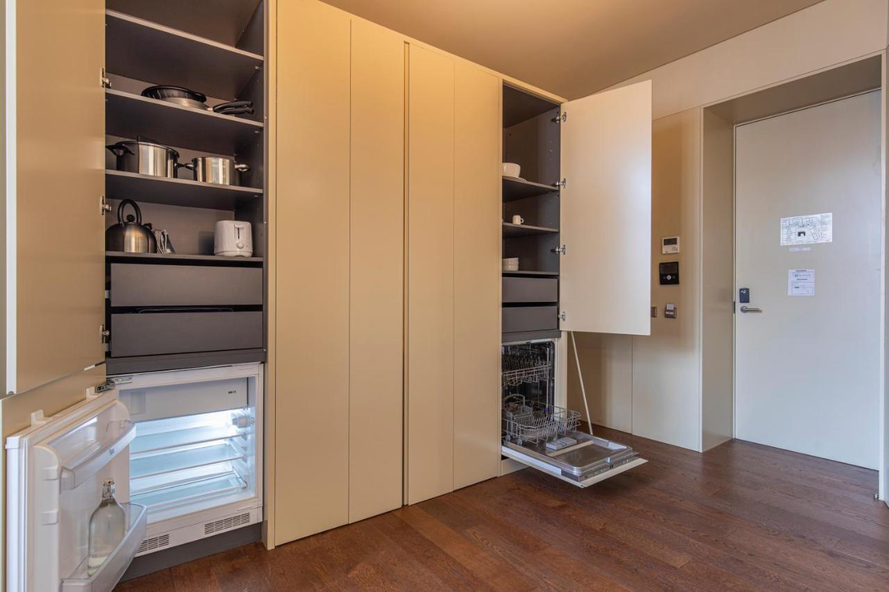 8 Building Apartment