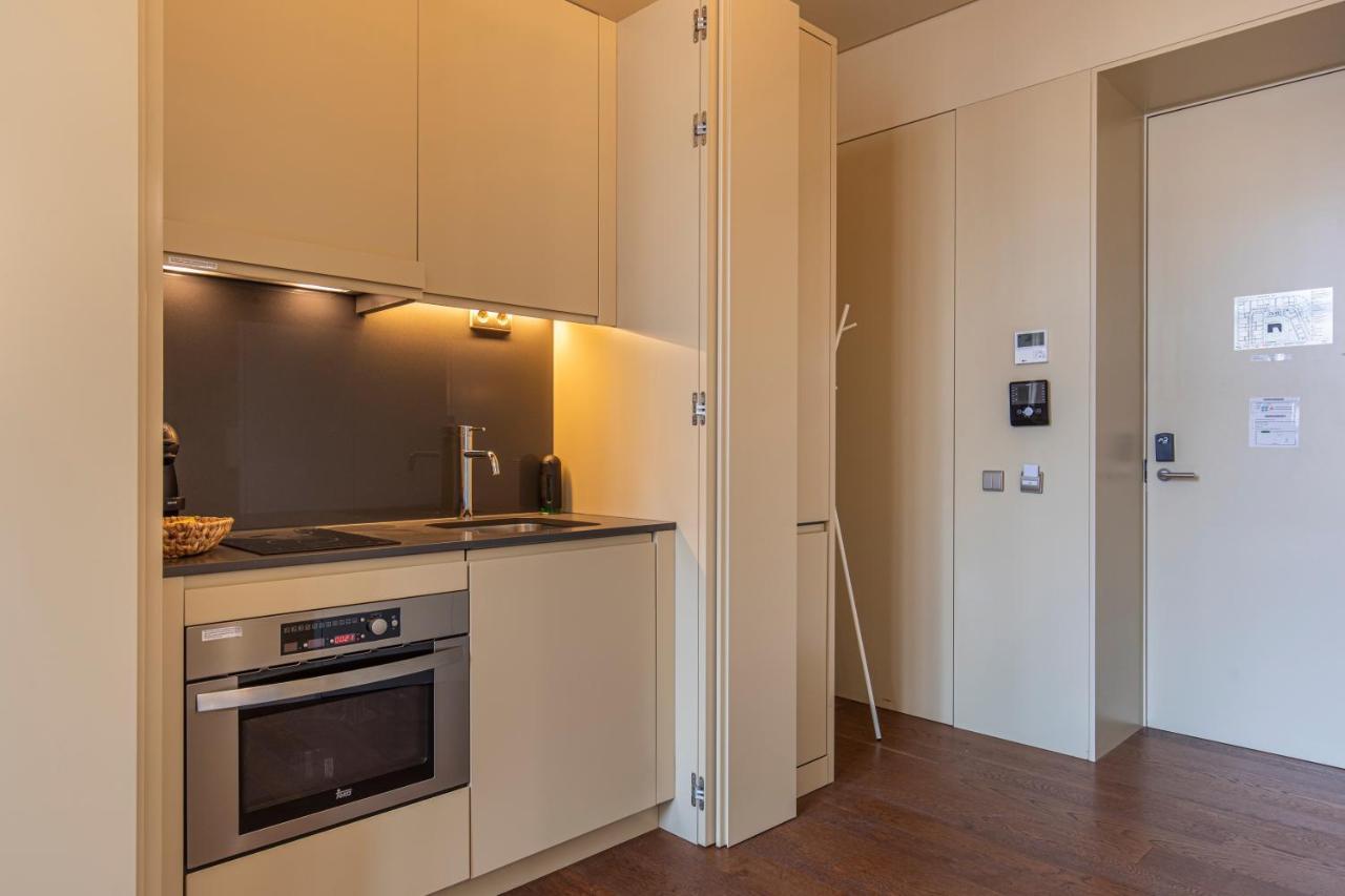 8 Building Apartment *