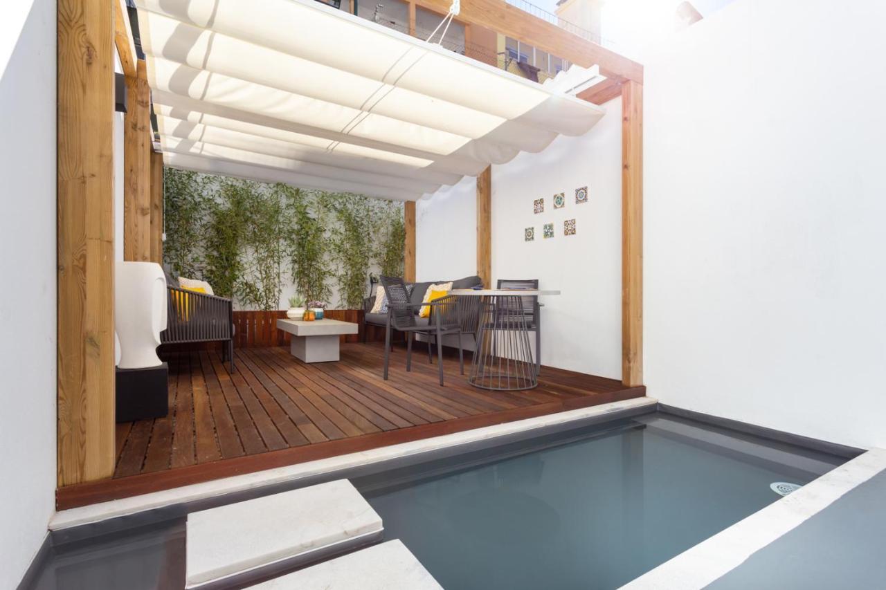 Stupendo- Two Rooms, Patio With Refreshing Pond-center-air Conditioning *