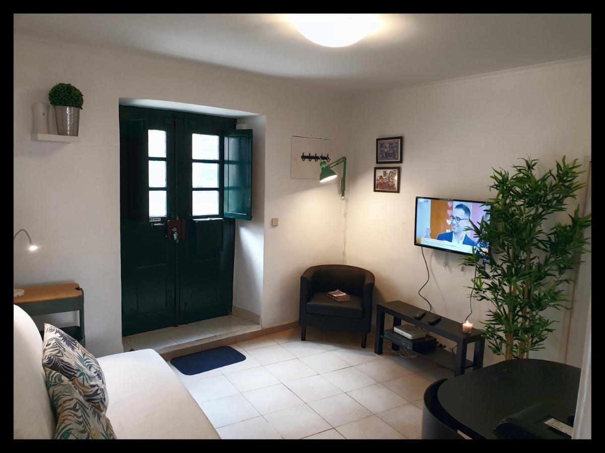 Apartment Home4u - Mouraria Typical Neighborhood *