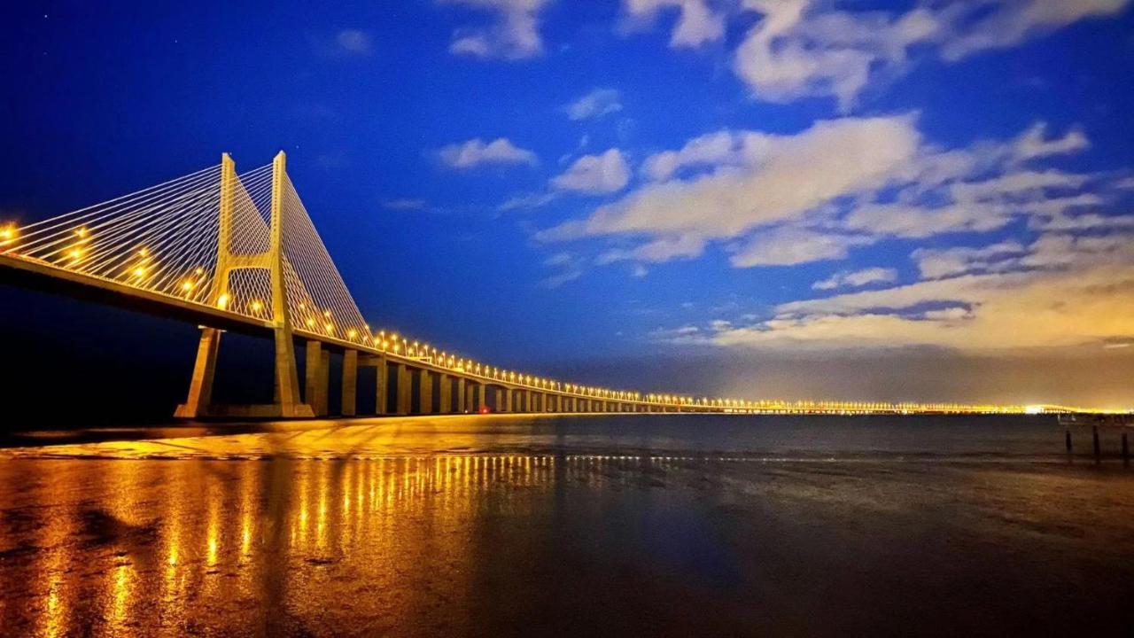Bom Dia Parque Nacoes Lisboaz *