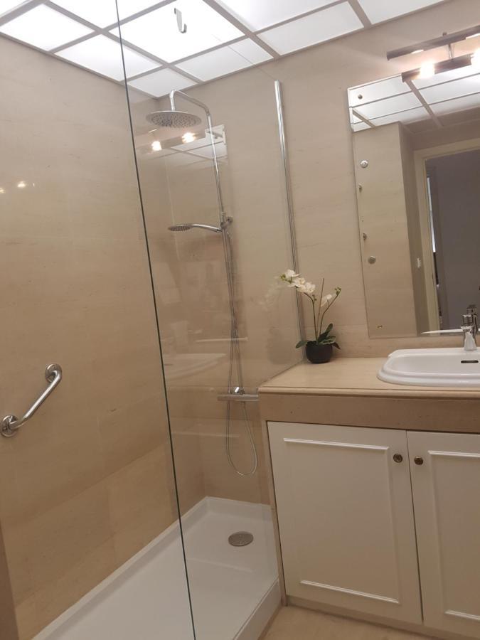 Espacoso Apartamento Junto Ao Metro Apartment Lisbon