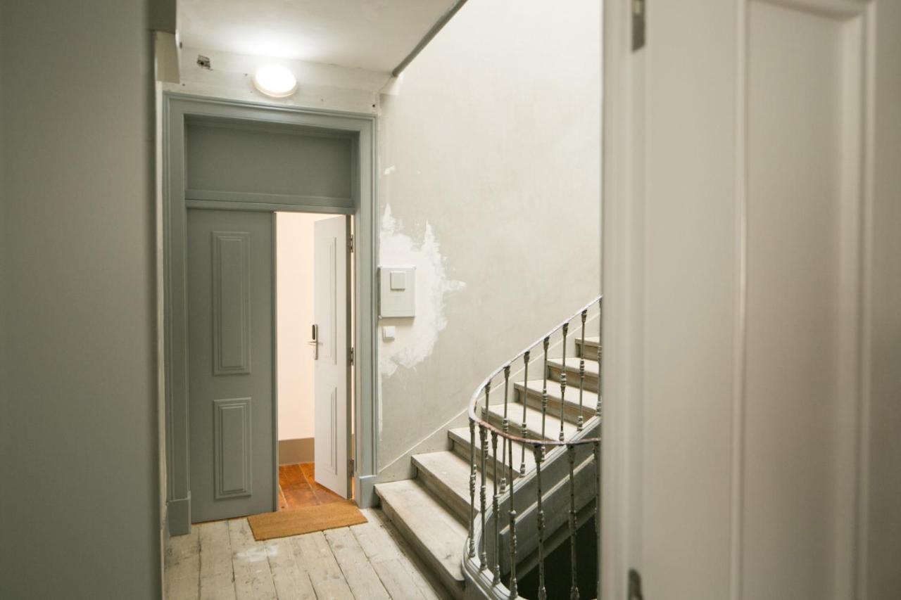 Apartment Trendy And Super 21 By Lisbonne Collection *