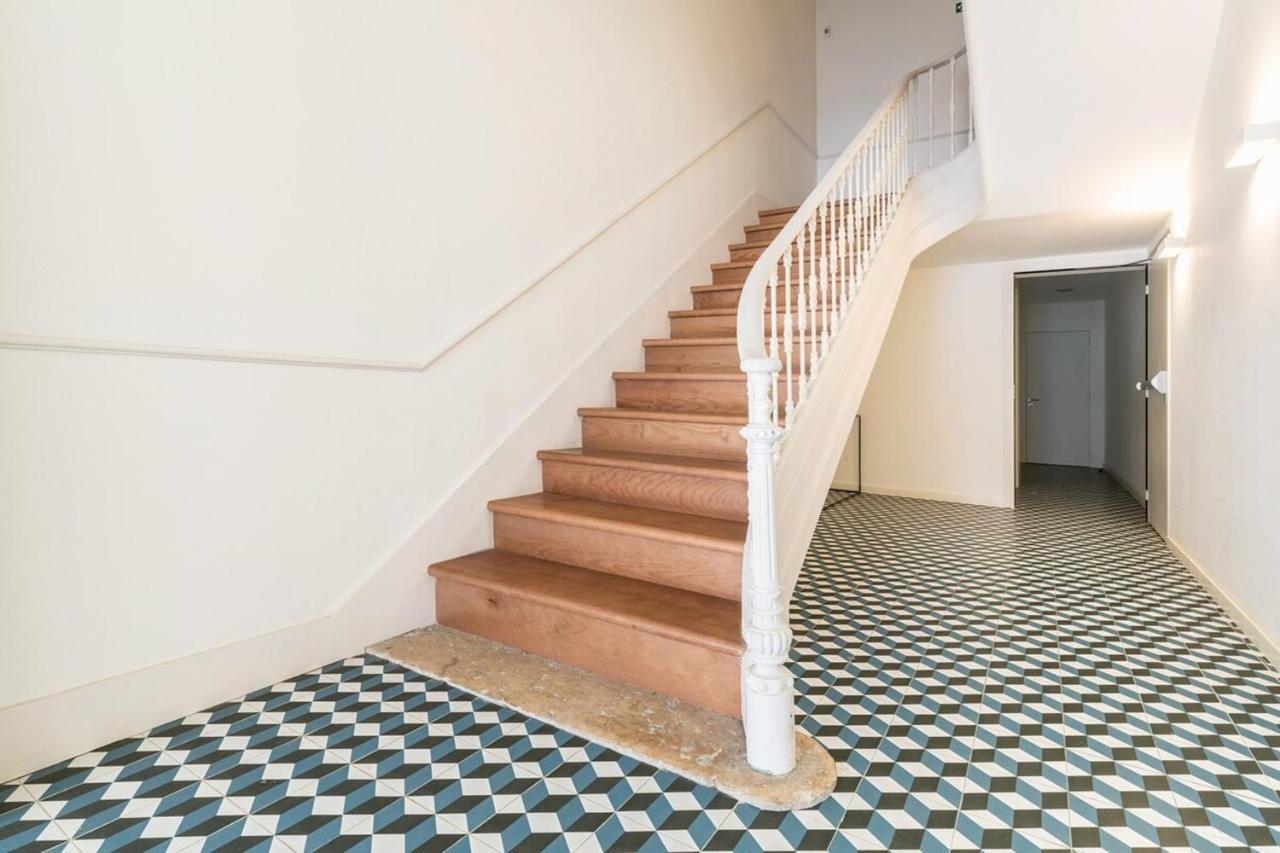 Spacious In Apartment