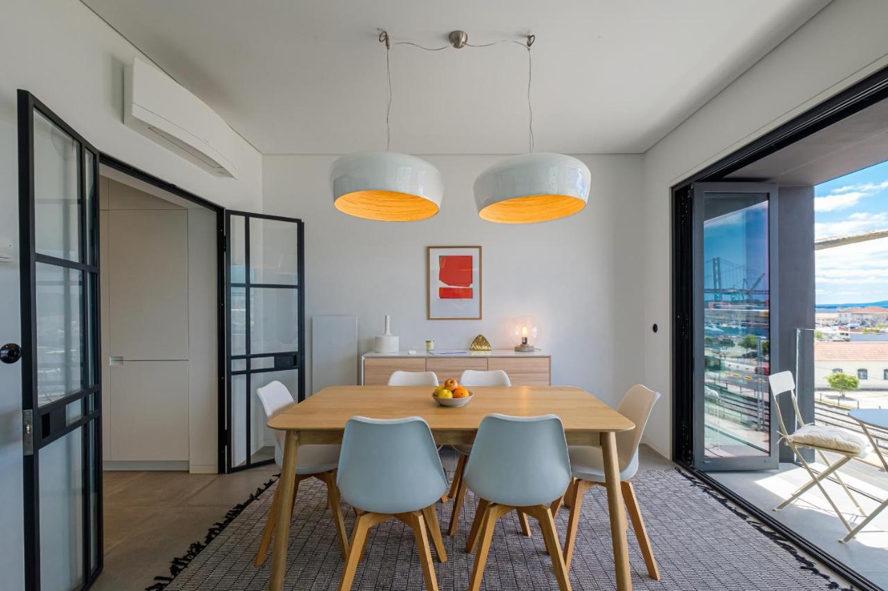 Nomad's 2bed Riverside * Lisbon
