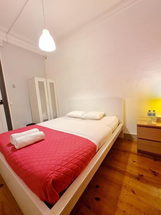 Bed & Breakfast Shangri-La Hostel Anjos Lisbon