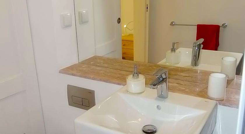 Flores Terrace Apartment *