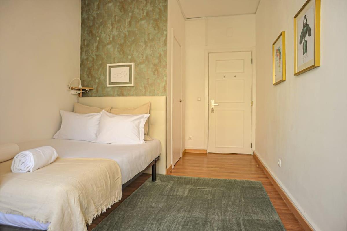 Guest house Marques De Pombal - 8 Bedroom Lisbon