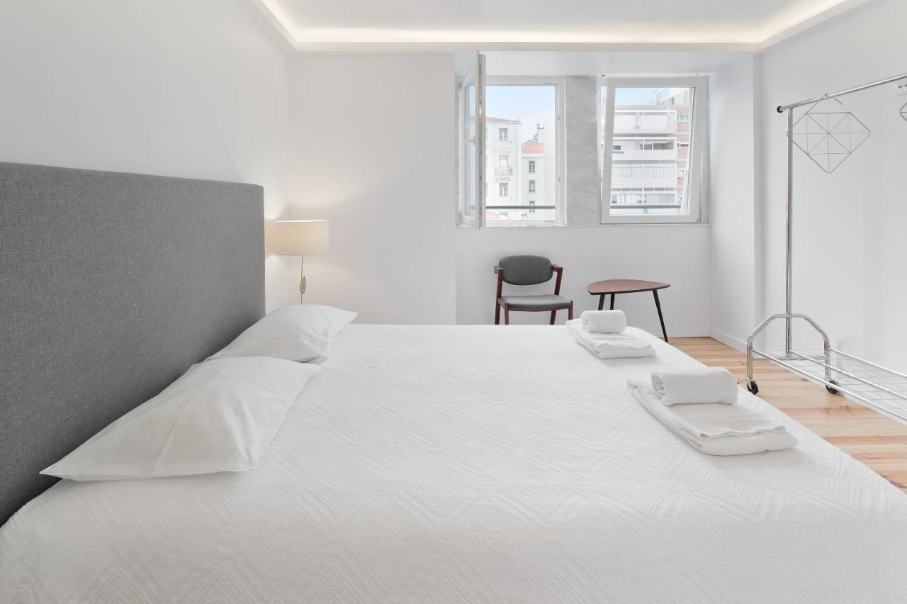 With Private Bathroom -alcantara * Lisbon