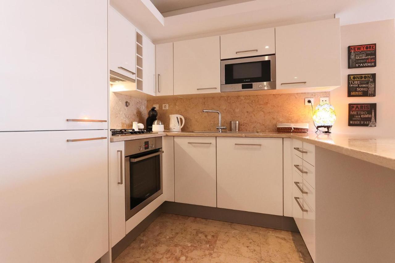 Apartment Downtown Chiado By Homing *