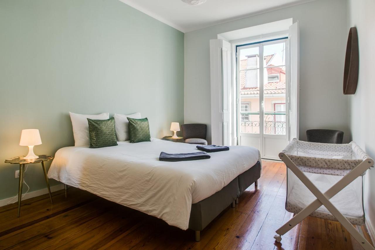 Spacious, Bright And Newly Renovated 2 Bedroom Apartment, Historical Center, Madragoa Apartamento