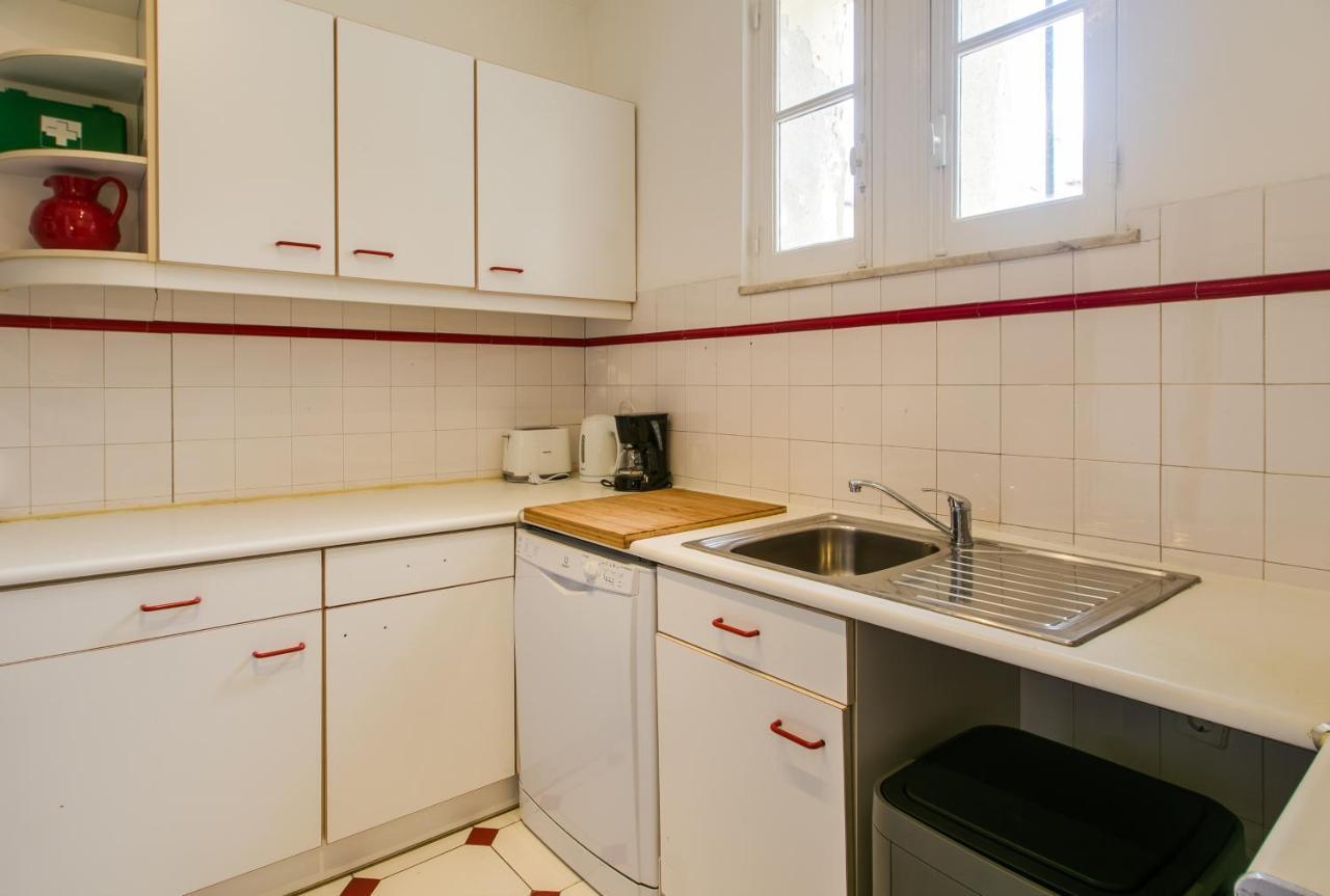 Apartamento Spacious, Bright And Newly Renovated 2 Bedroom Apartment, Historical Center, Madragoa