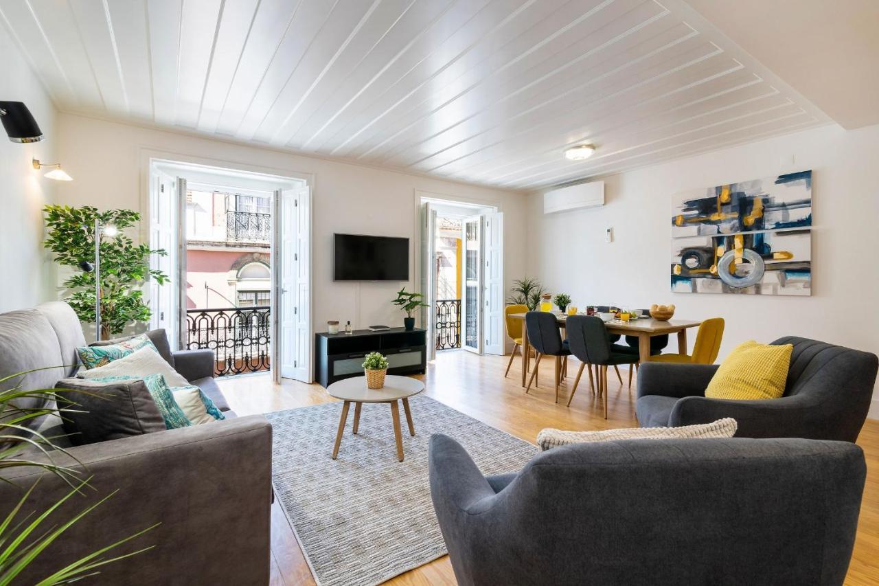Apartment Stunning 2bdr In Chiado By Lovelystay