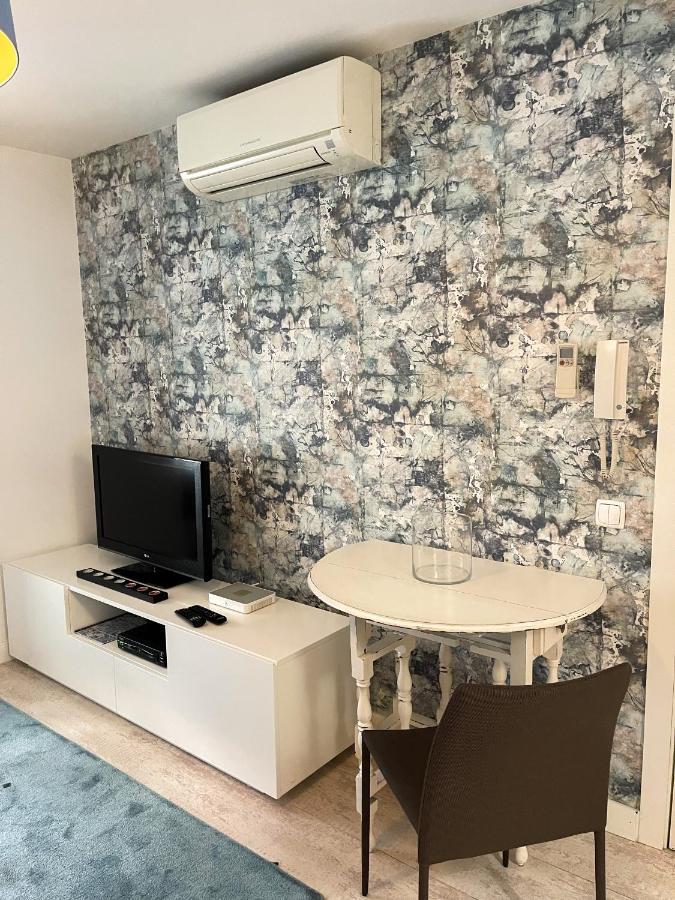 Wallis Apartment *