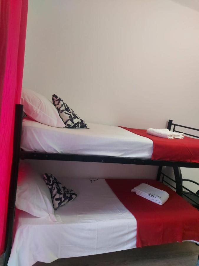 D&n Hospedagem-almirante Hostel *