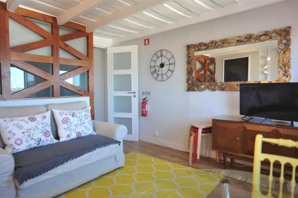 Apartment Alfama - Two Bedroom With River View