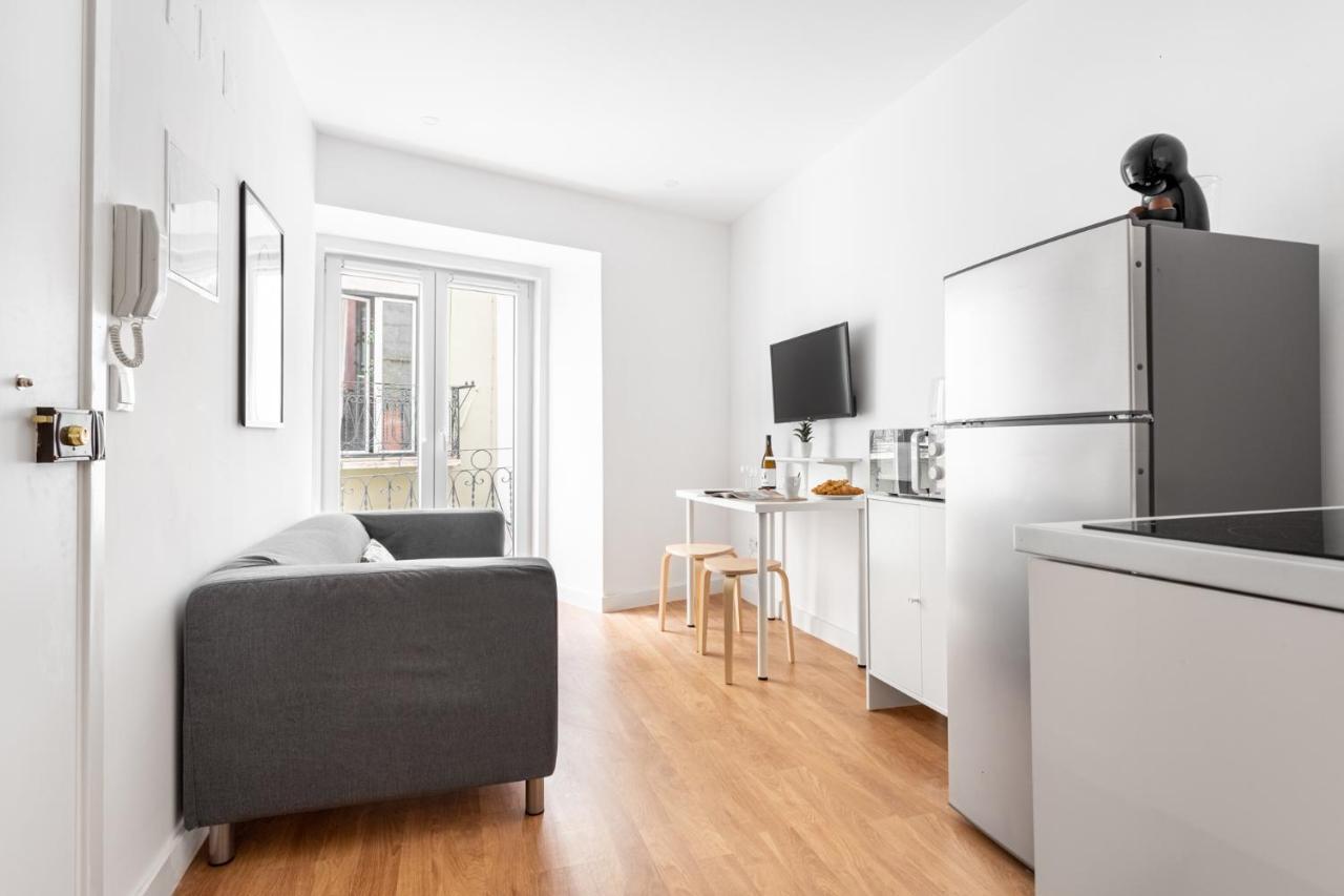 Apartment Altido Elegant Moments From Carmo Convent, In Bairro Alto Lisbon