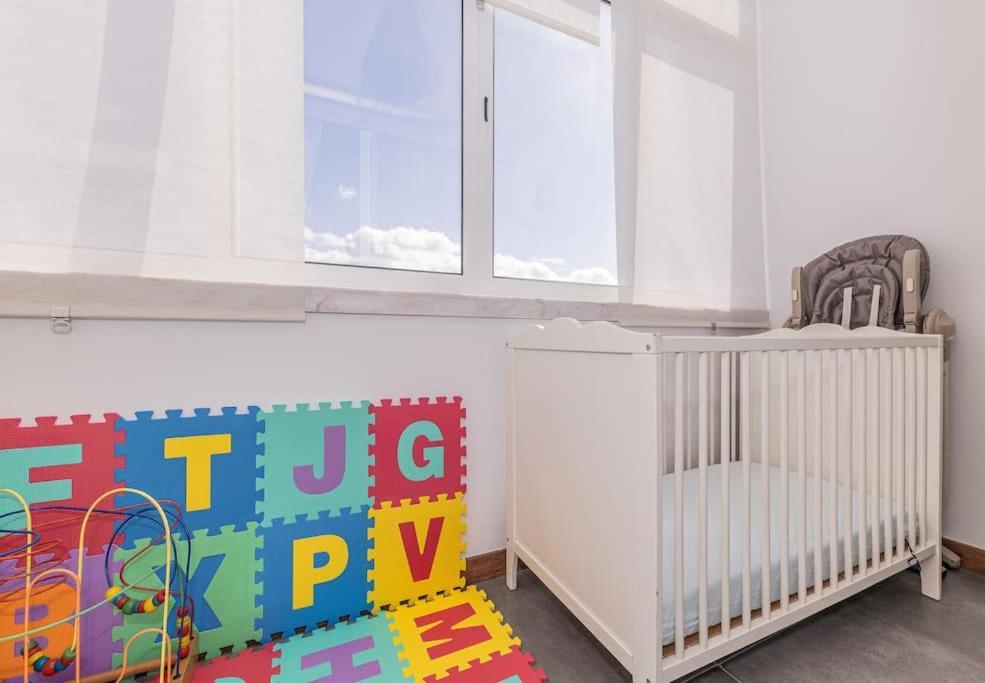 Apartamento Cozy 3 Bedroom In Front Of The Subway Lisboa