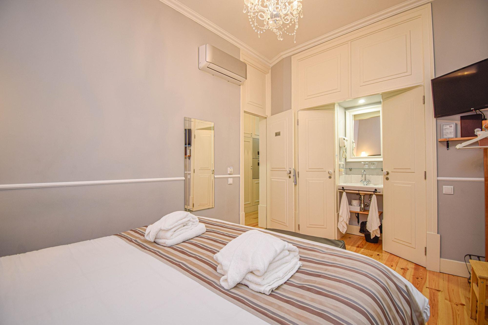 B In B Downtown Bed & Breakfast Lisbon