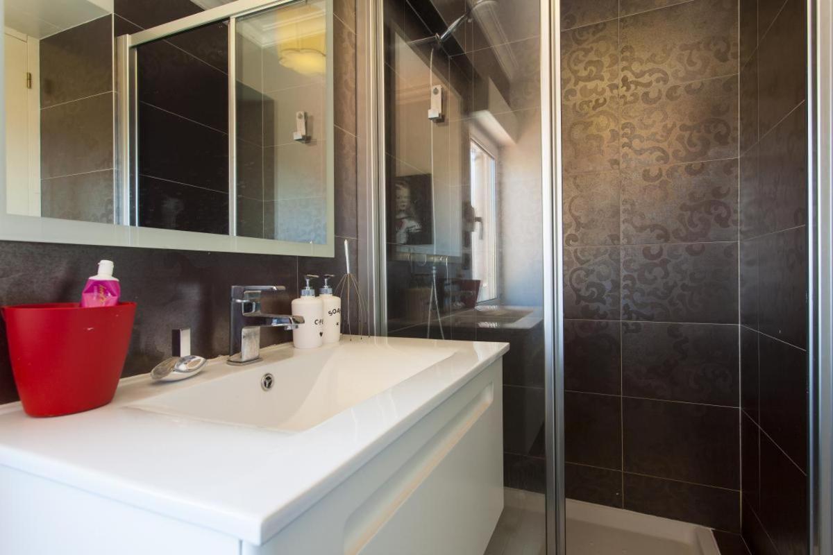 Apartment Flh - Charming Graca Duplex Lisbon