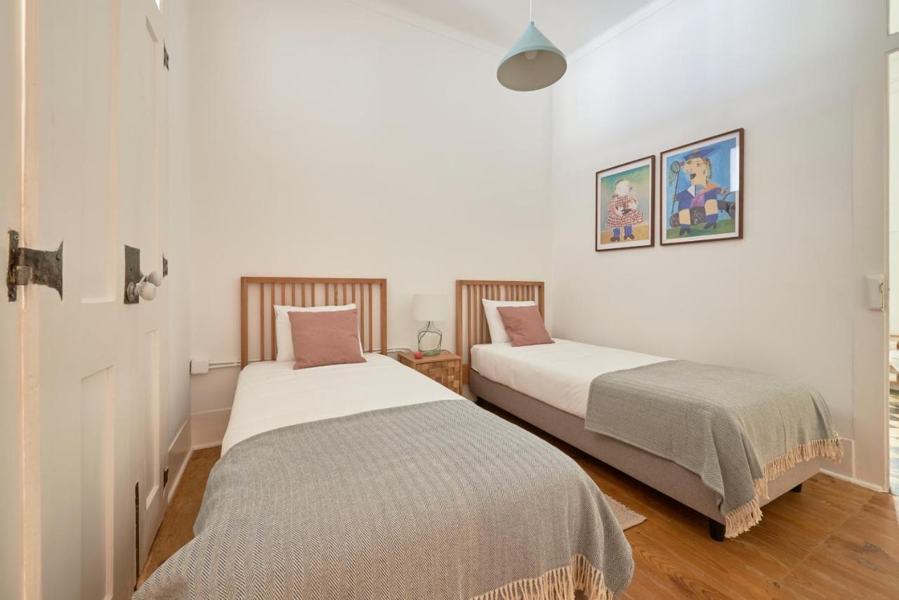 Sunny Pink Street Historical Apt, By Timecooler Apartment