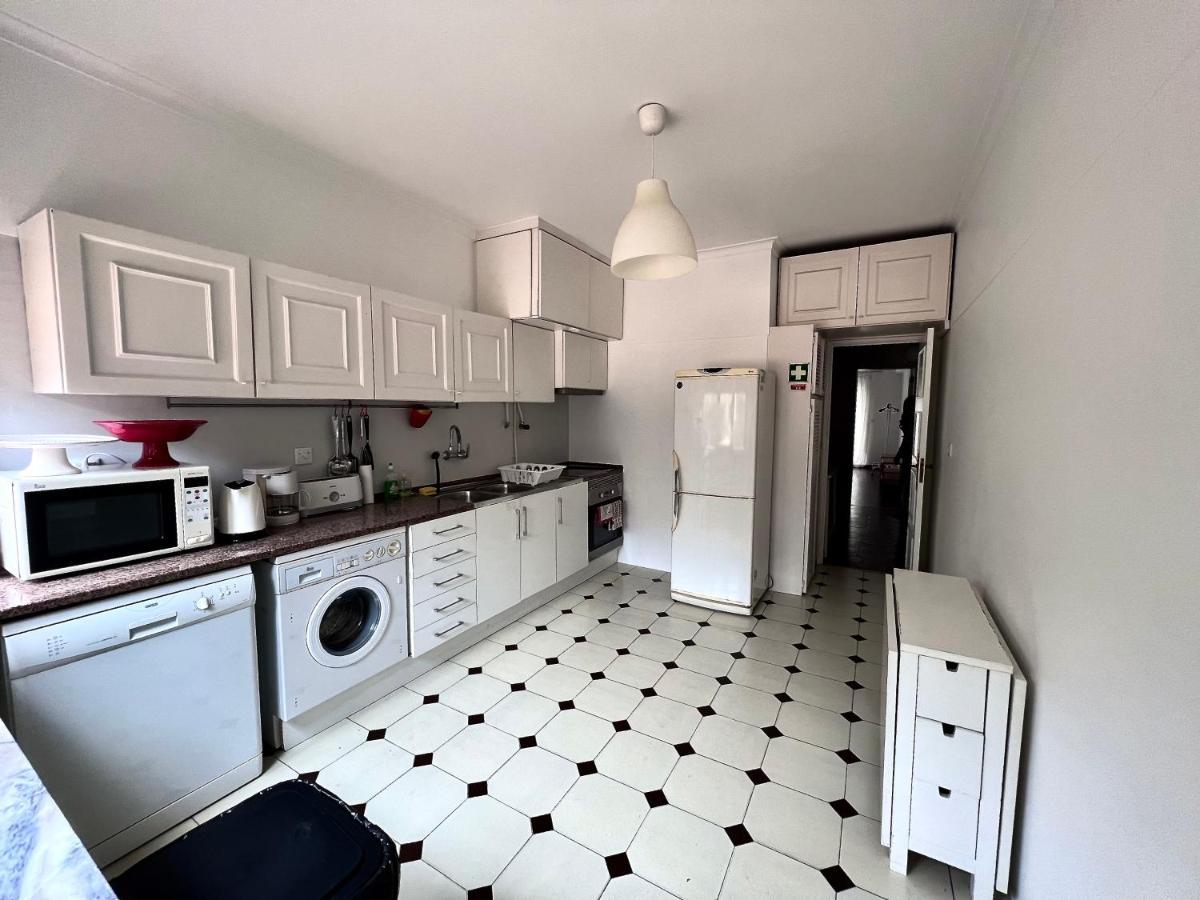 Flores Terrace Apartment